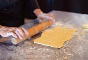 roll out shortcrust pastry