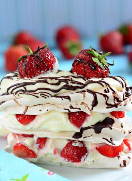 Strawberry-and-Chocolate-Meringue-11