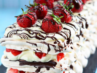 Strawberry-and-Chocolate-Meringue1