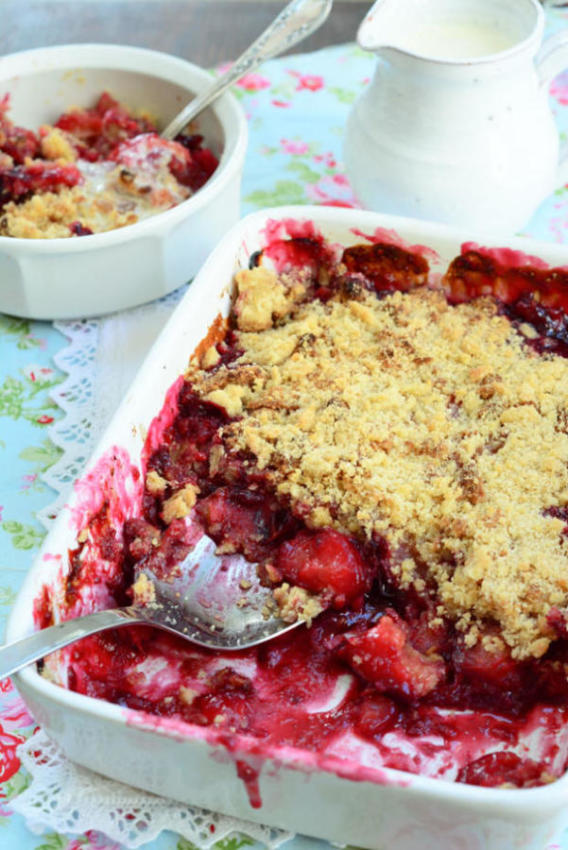 Juicy Plum Crumble with red wine