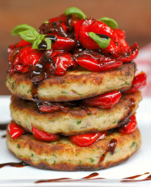 Potato cakes with piquante pepper salsa