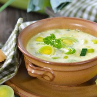 cheese-leek soup with potatoes and mincemeat
