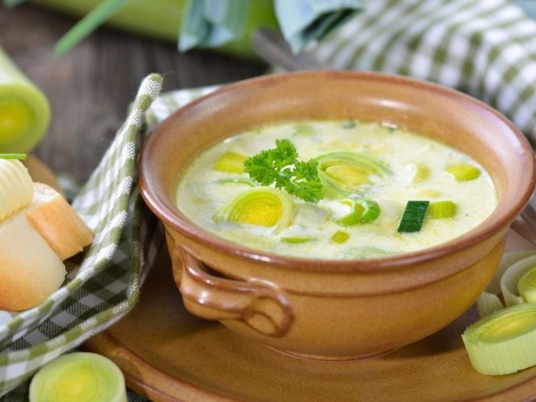 Grandma’s meaty cheese and leek soup