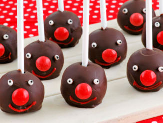 Red-Nose-Day-cake-pops-1