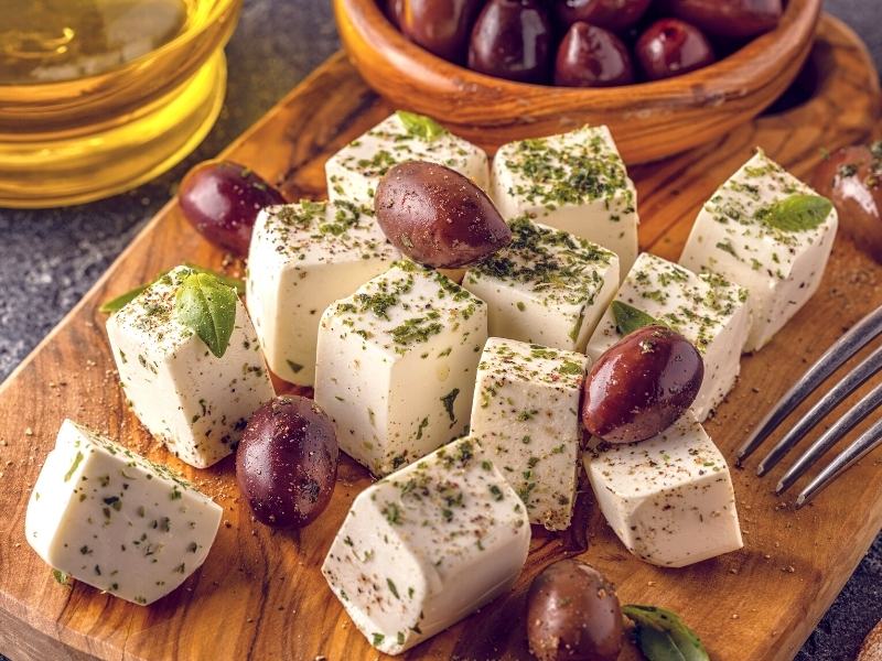 Tofu Feat wurfel snack oliven