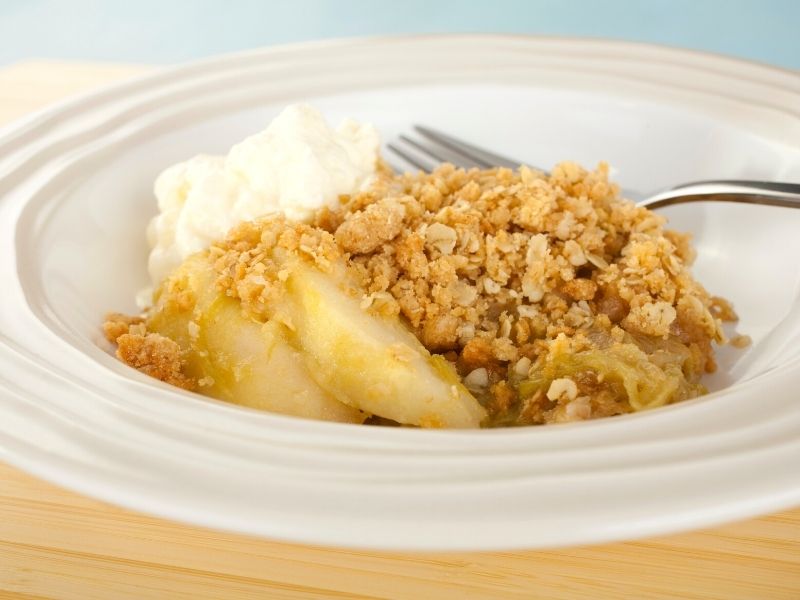 how many calories in a portion of apple crumble