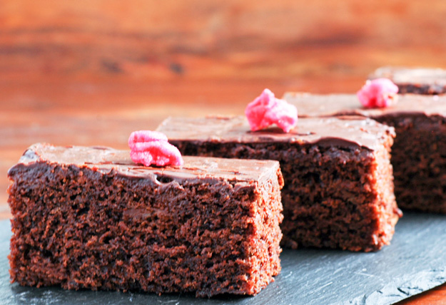 chocolate and apple cake