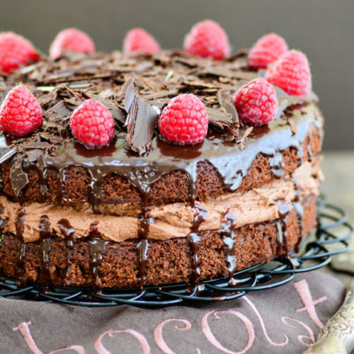 classic-filled-Chocolate-Cake