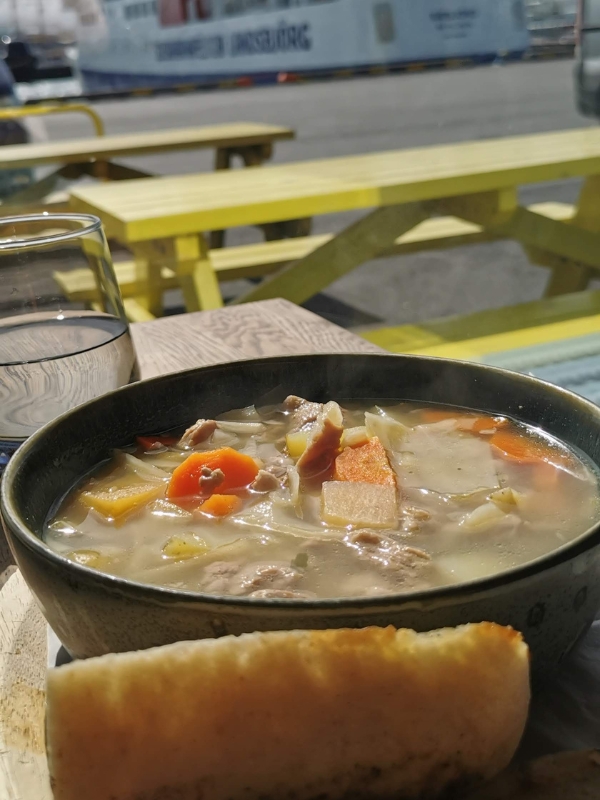 island-lammsuppe-hafen