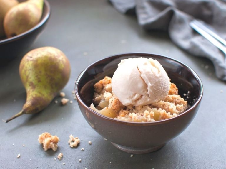 Delicious, sweet Pear Crumble