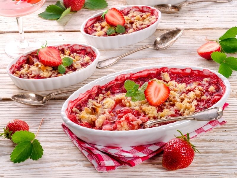 strawberry crumble